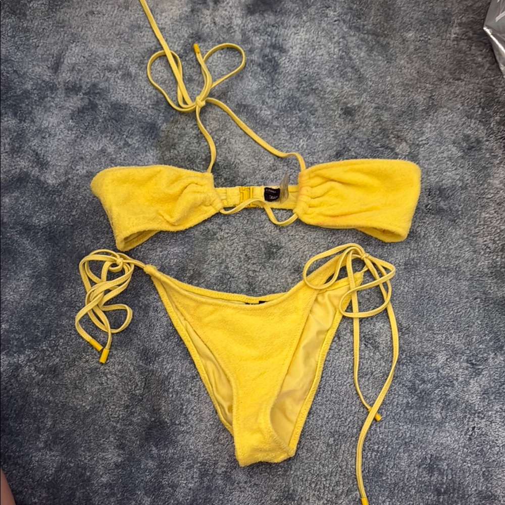 Tringal bikini (small stain just need to wash it!!)